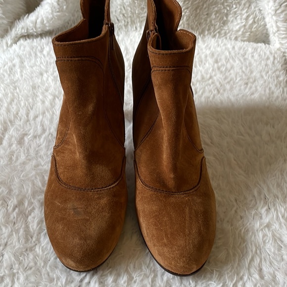 Chie Mihara suede heeled booties cognac tan brown luxury - Picture 4 of 16